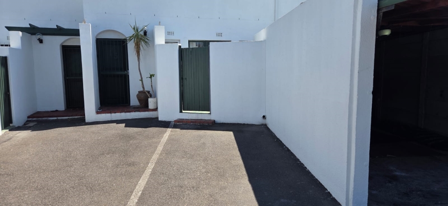 3 Bedroom Property for Sale in Table View Western Cape